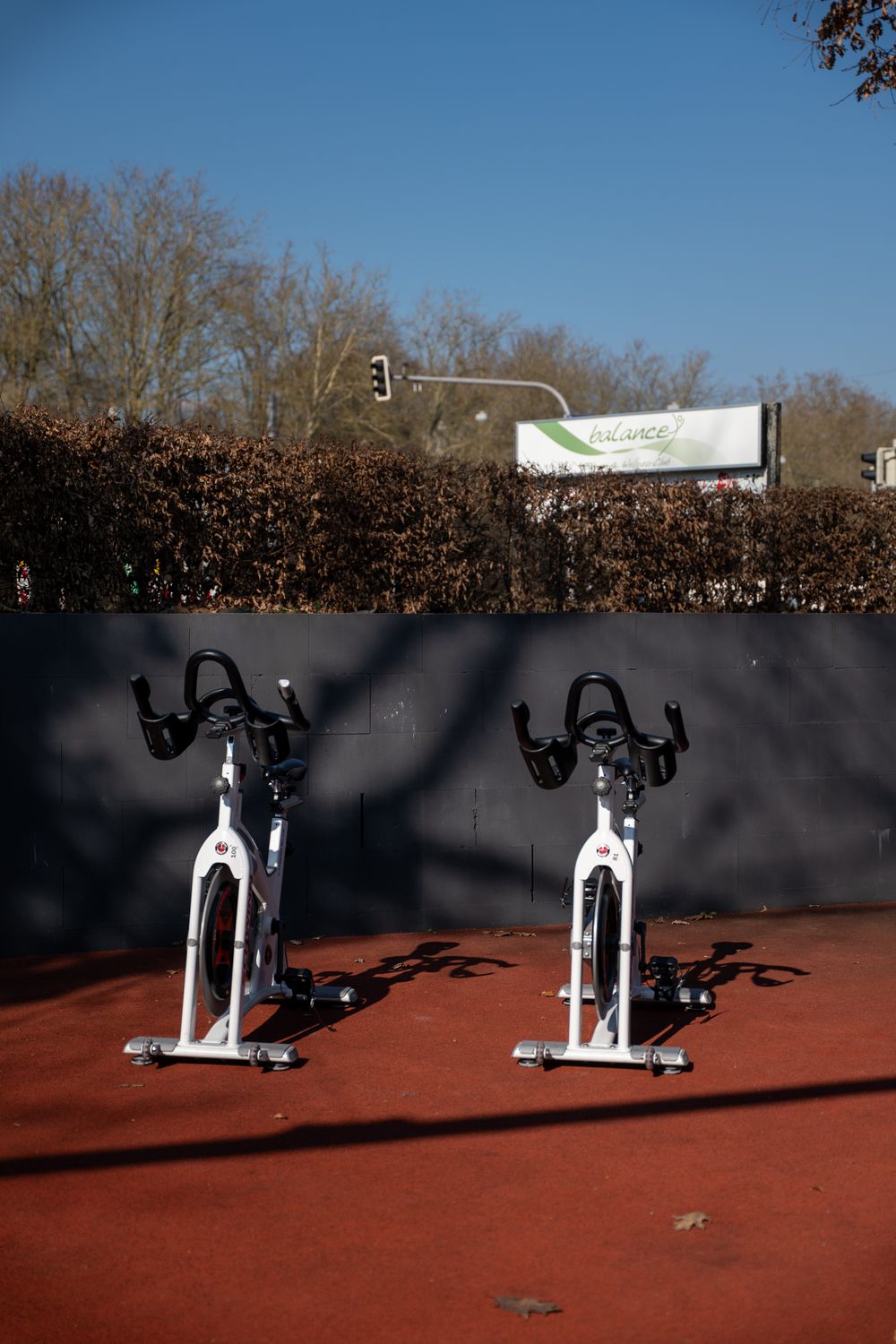 Indoor-Bikes auf der Outdoor-Fläche im balance Kassel
